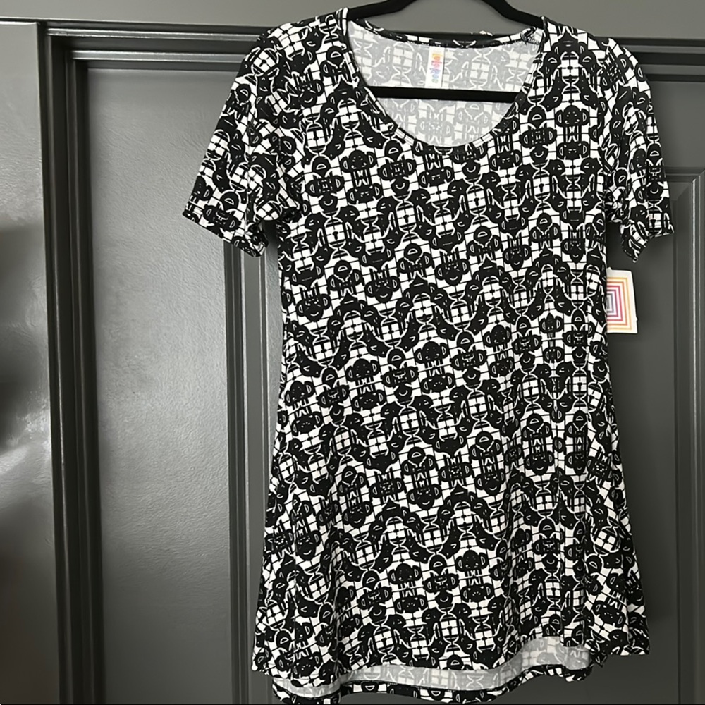 Black and White Patterned Top